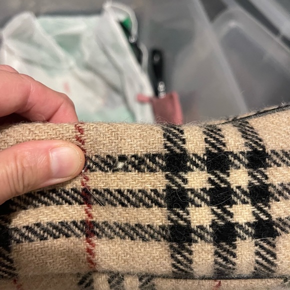 Wool signature authentic Burberry handbag - Picture 9 of 10